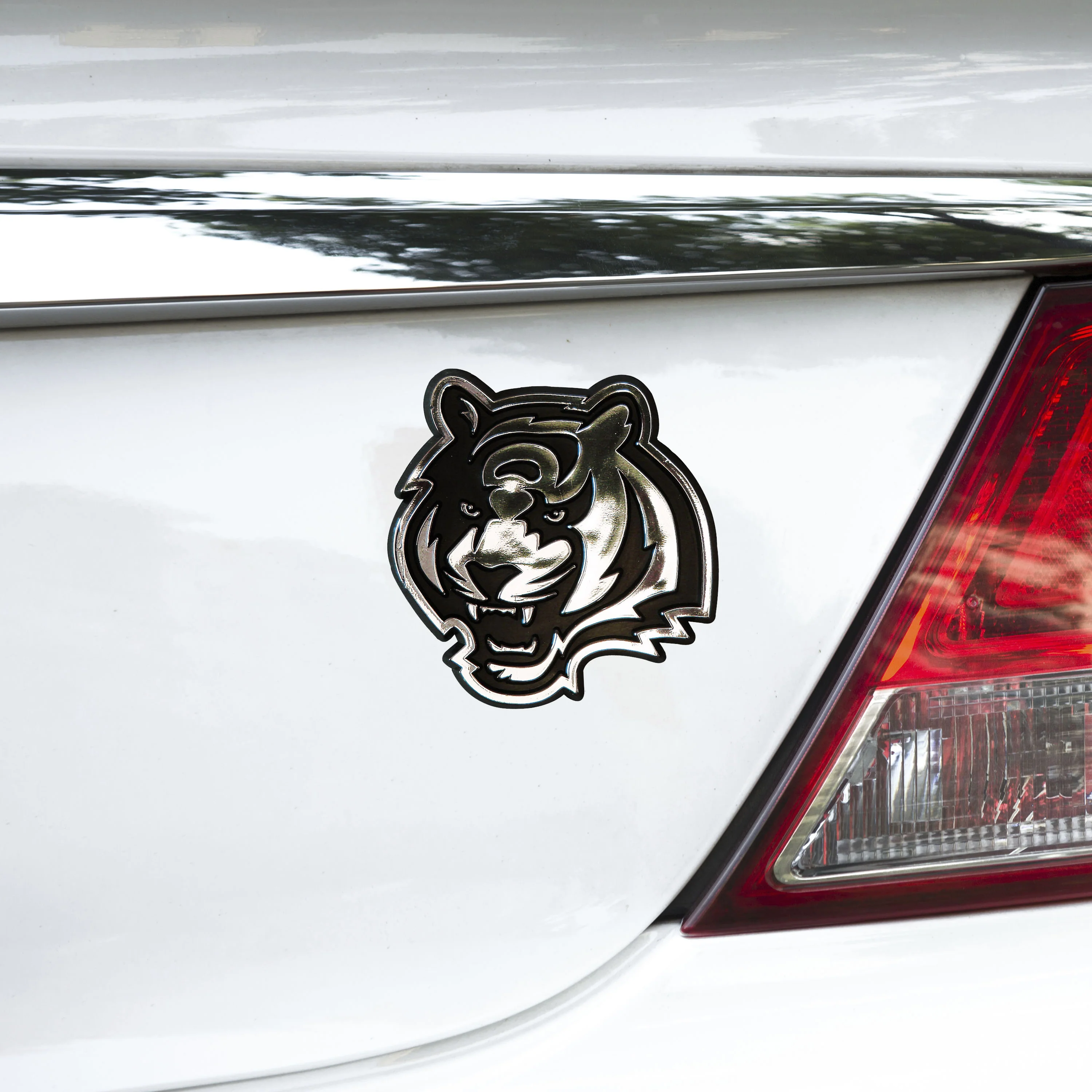 NFL - Cincinnati Bengals Plastic Chrome Emblem - Image 2