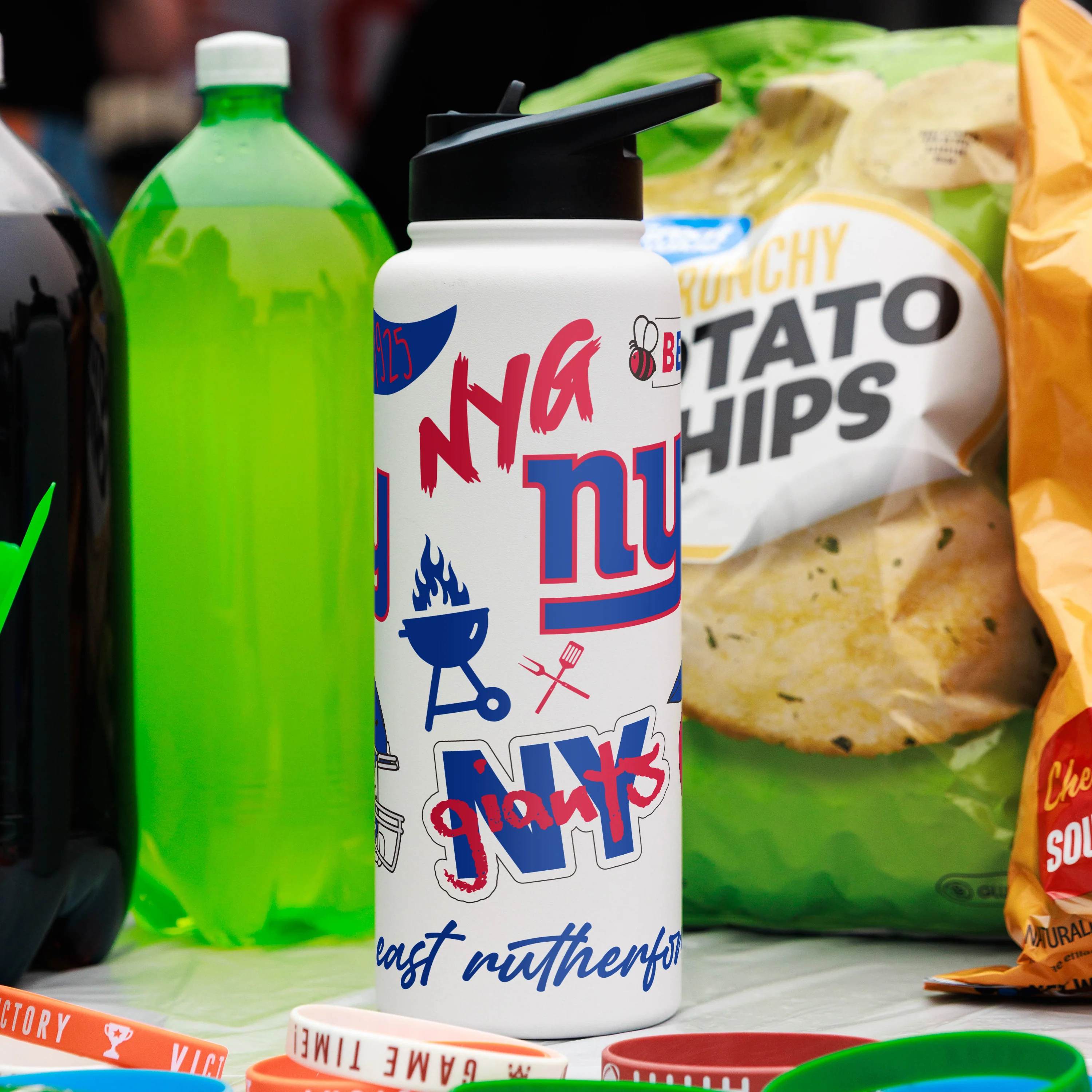 NY Giants 34oz Native Quencher Bottle - Image 6