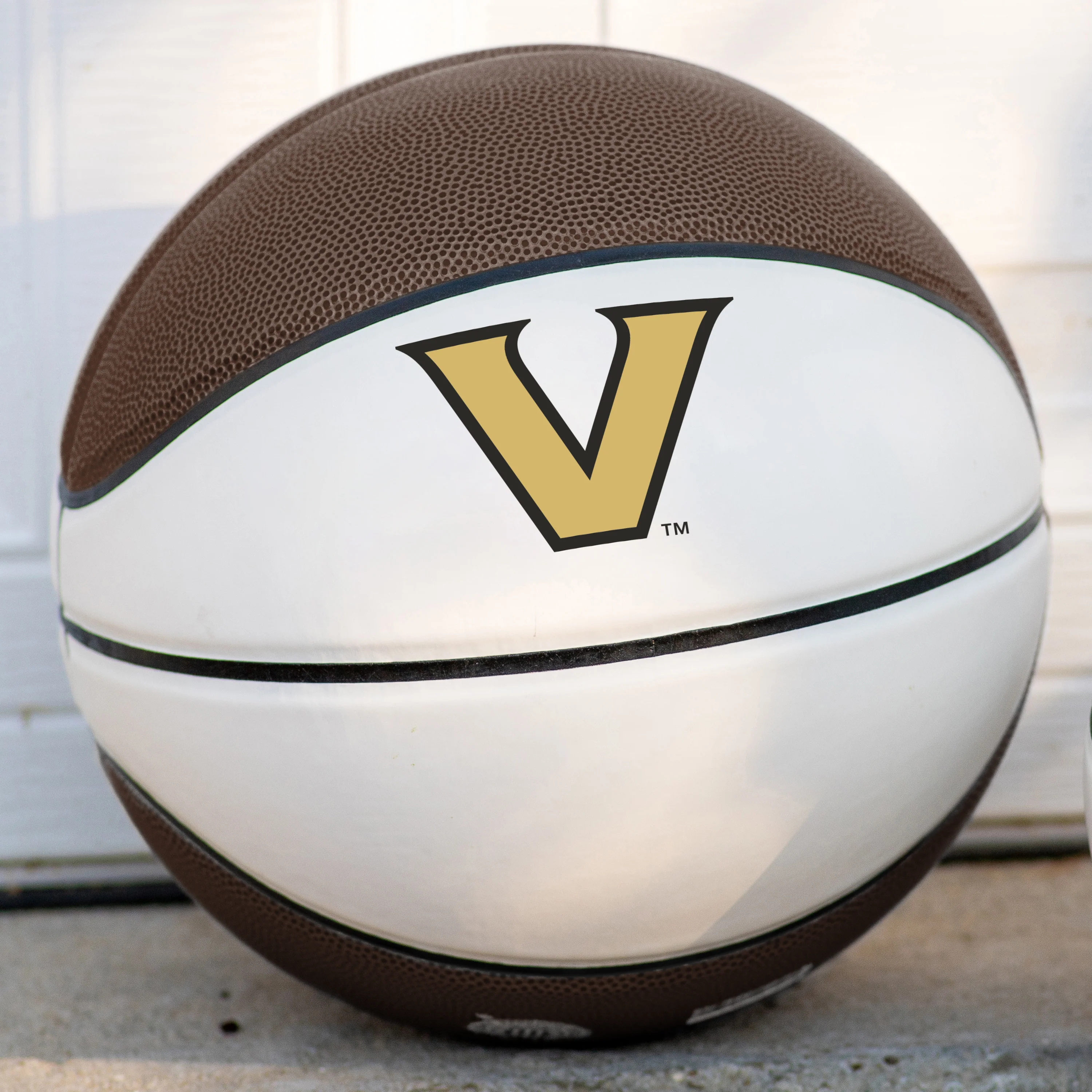 Vanderbilt Official-Size Autograph Basketball - Image 2